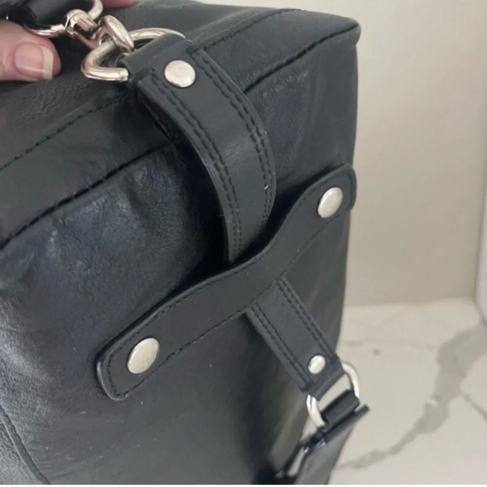 Coach , Black Women's leather Bag with handle and sholder strap - Picture 11 of 12